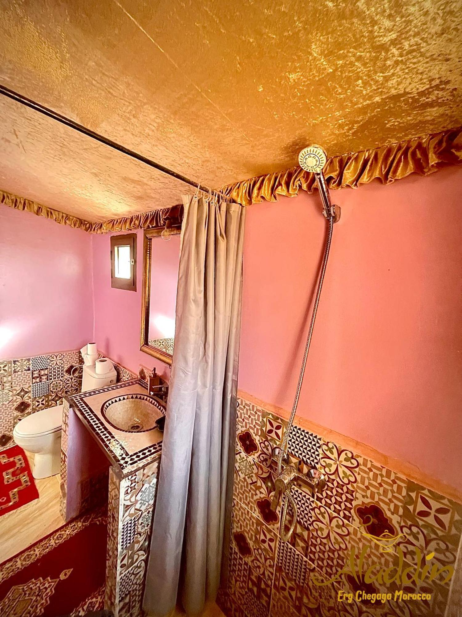 Aladdin Desert Camp - Mhamid Erg Chigaga Escape Lodge *